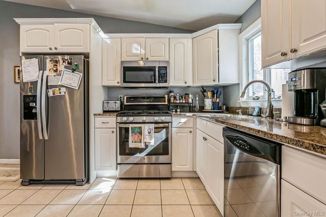 33 Brookside Place, Pleasantville, NY 10570