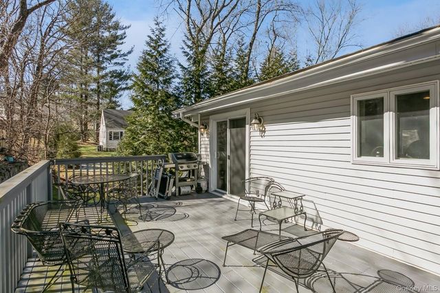 33 Brookside Place, Pleasantville, NY 10570
