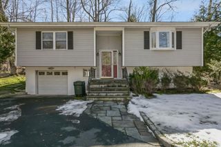 33 Brookside Place, Pleasantville, NY 10570