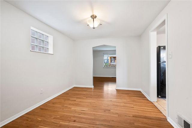 228 W Marigold St, Munhall, PA 15120