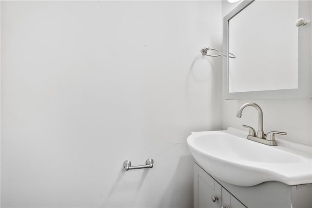 228 W Marigold St, Munhall, PA 15120