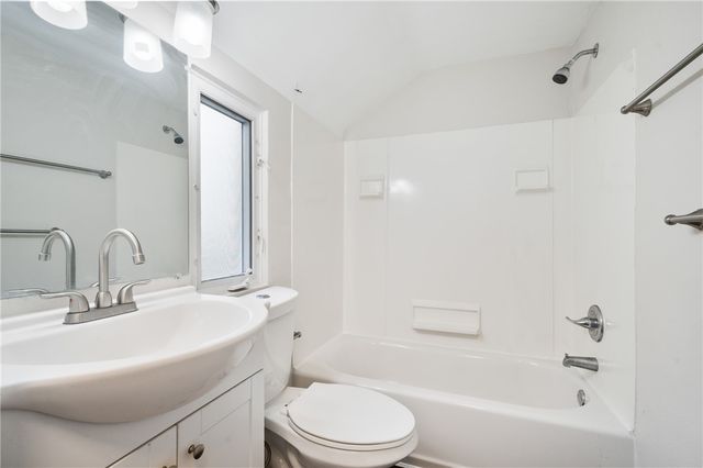 228 W Marigold St, Munhall, PA 15120