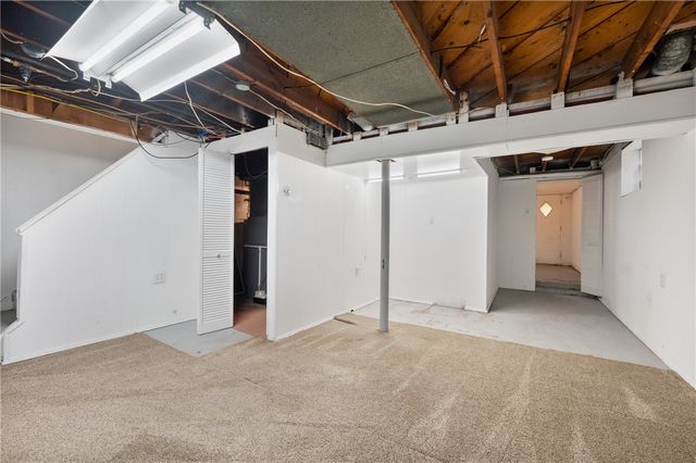 228 W Marigold St, Munhall, PA 15120