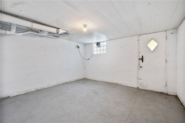 228 W Marigold St, Munhall, PA 15120