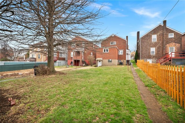 228 W Marigold St, Munhall, PA 15120