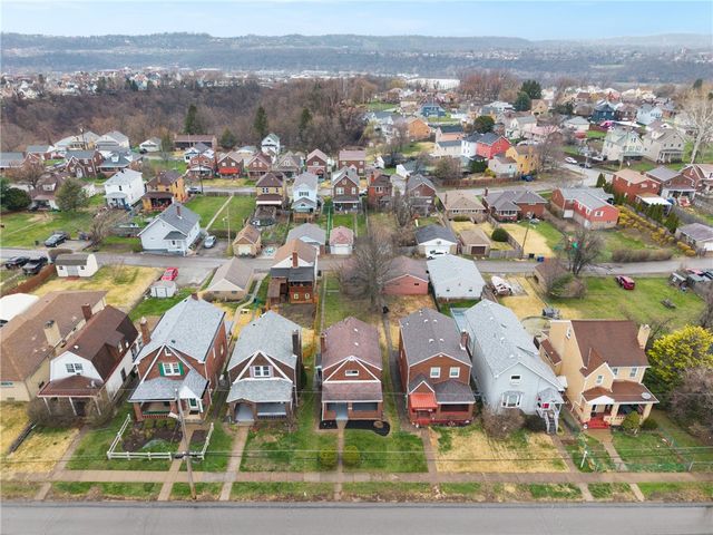 228 W Marigold St, Munhall, PA 15120