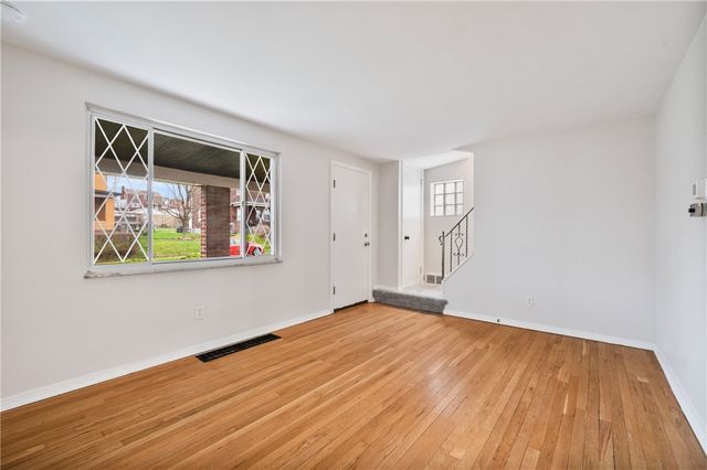 228 W Marigold St, Munhall, PA 15120