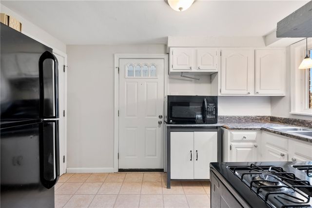 228 W Marigold St, Munhall, PA 15120