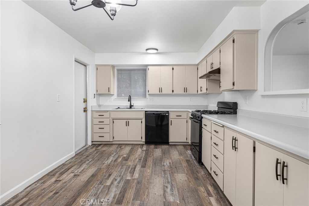 Image 6 of property listing at 4312 W Dorothea Avenue, Visalia, CA 93277