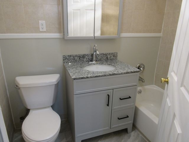 1613 Juneway Terrace, Round Lake Beach, IL 60073