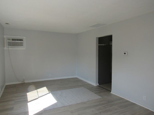 1613 Juneway Terrace, Round Lake Beach, IL 60073