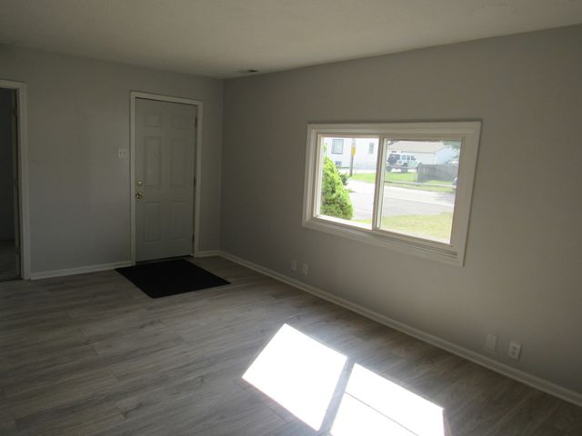 1613 Juneway Terrace, Round Lake Beach, IL 60073