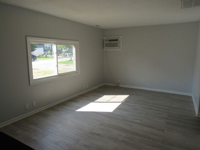 1613 Juneway Terrace, Round Lake Beach, IL 60073