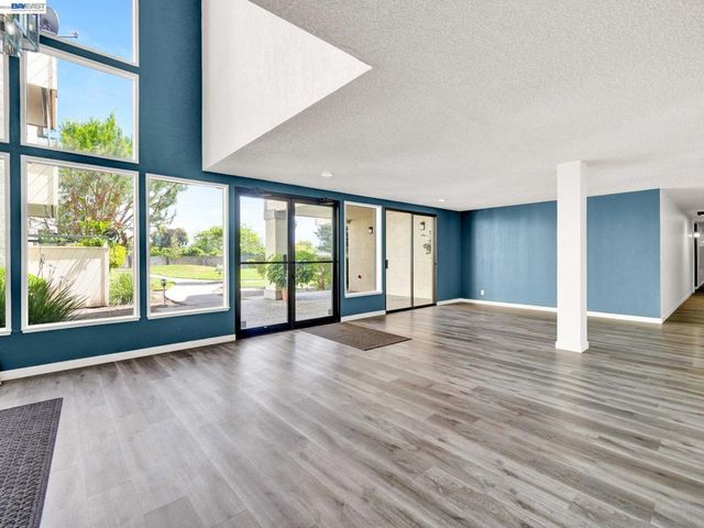 26088 Kay Ave 205, Hayward, CA 94545