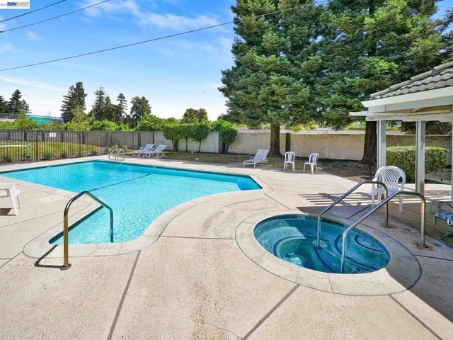 26088 Kay Ave 205, Hayward, CA 94545