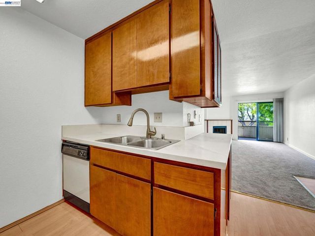 26088 Kay Ave 205, Hayward, CA 94545