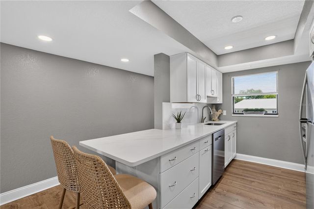 7050 SUNSET DRIVE S 211, South Pasadena, FL 33707