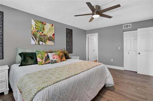 7050 SUNSET DRIVE S 211, South Pasadena, FL 33707