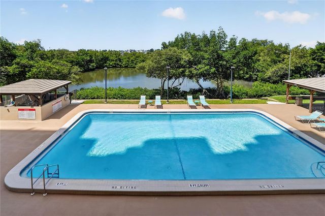 7050 SUNSET DRIVE S 211, South Pasadena, FL 33707