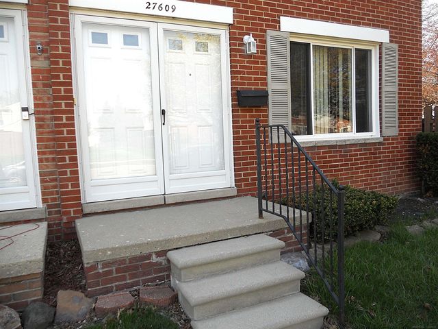 27609 Evelyn Avenue, Warren, MI 48093