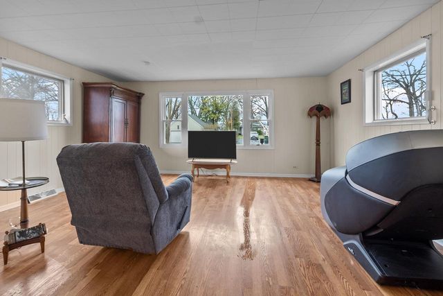 2313 Haerle AVENUE, Twin Lakes, WI 53181