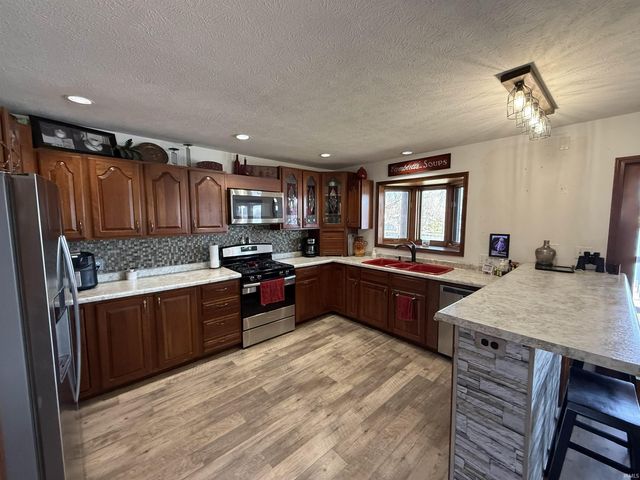 52 EMS B40 Ln, Leesburg, IN 46538