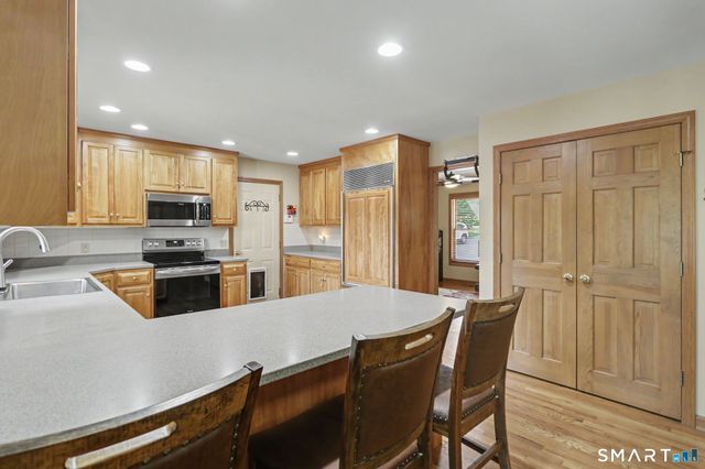 94 Tomlinson Road, Seymour, CT 06483