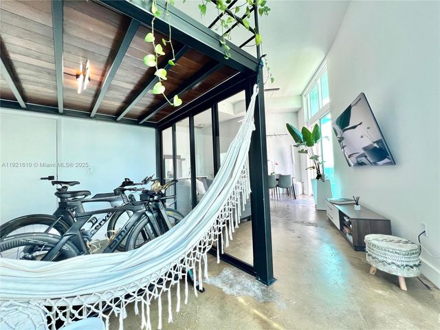 1900 N Bayshore Dr 909, Miami, FL 33132