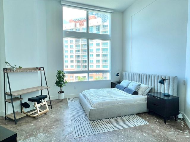 1900 N Bayshore Dr 909, Miami, FL 33132