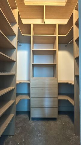 1900 N Bayshore Dr 909, Miami, FL 33132