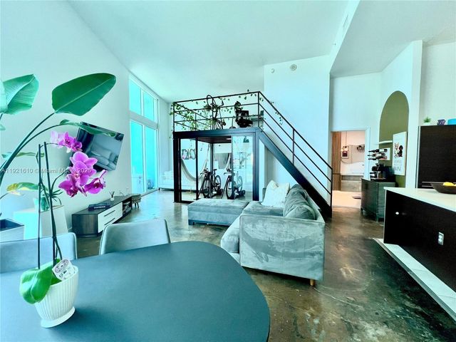 1900 N Bayshore Dr 909, Miami, FL 33132