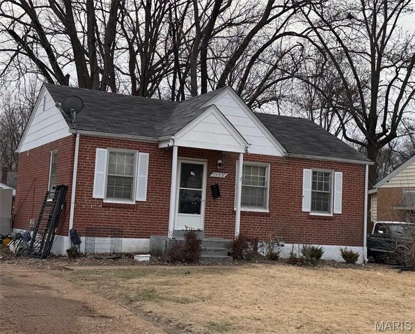 1195 Saint Mark Drive, Florissant, MO 63031