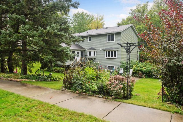 15357 Village Woods Drive, Eden Prairie, MN 55347