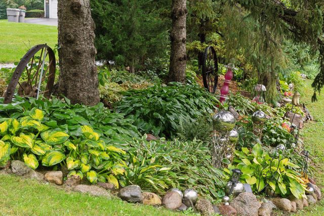 15357 Village Woods Drive, Eden Prairie, MN 55347