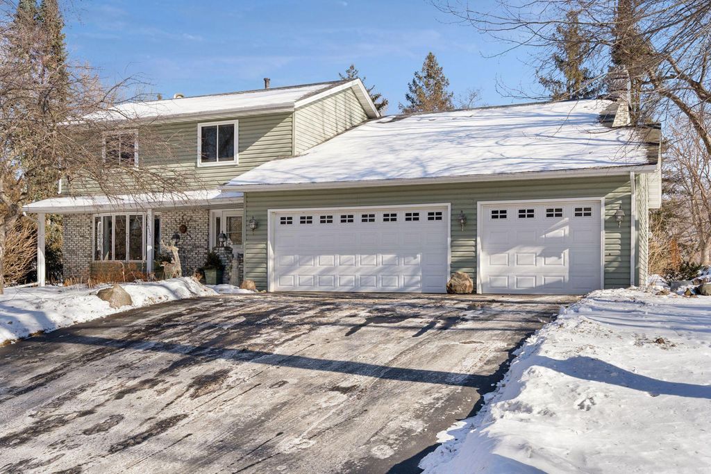 15357 Village Woods Drive, Eden Prairie, MN 55347
