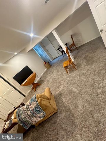 47 MARLBOROUGH CT, New Castle, DE 19720