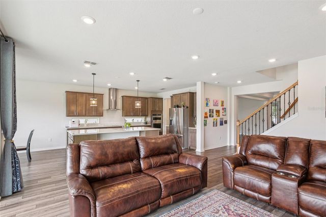 11032 SUNDRIFT DRIVE, Tampa, FL 33647