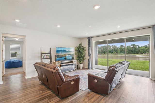 11032 SUNDRIFT DRIVE, Tampa, FL 33647