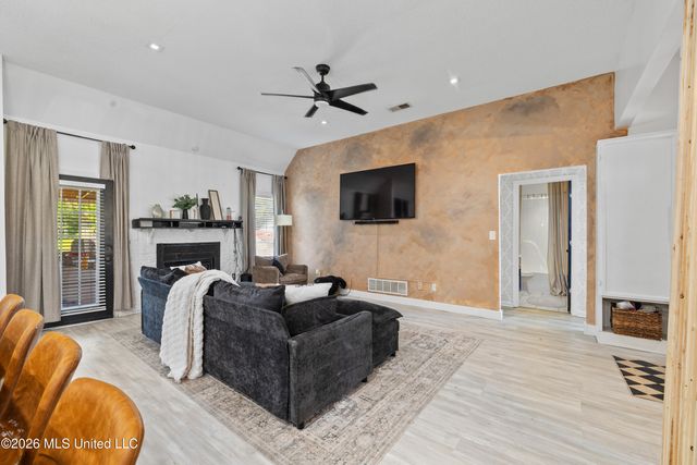 1963 Thomas Street, Horn Lake, MS 38637