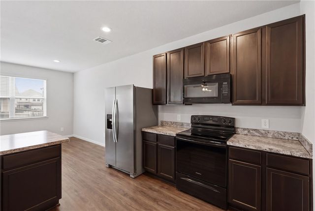 988 Rice Drive, Bryan, TX 77803