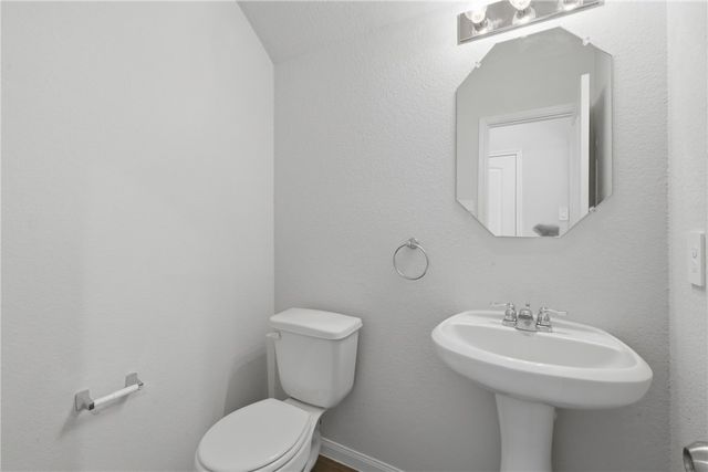 988 Rice Drive, Bryan, TX 77803