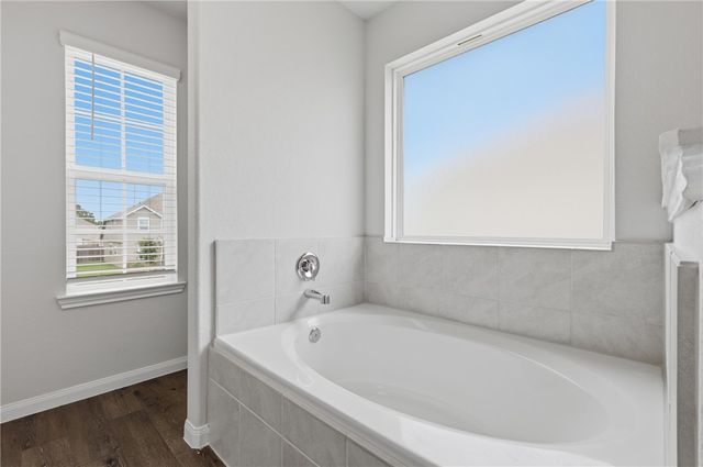 988 Rice Drive, Bryan, TX 77803