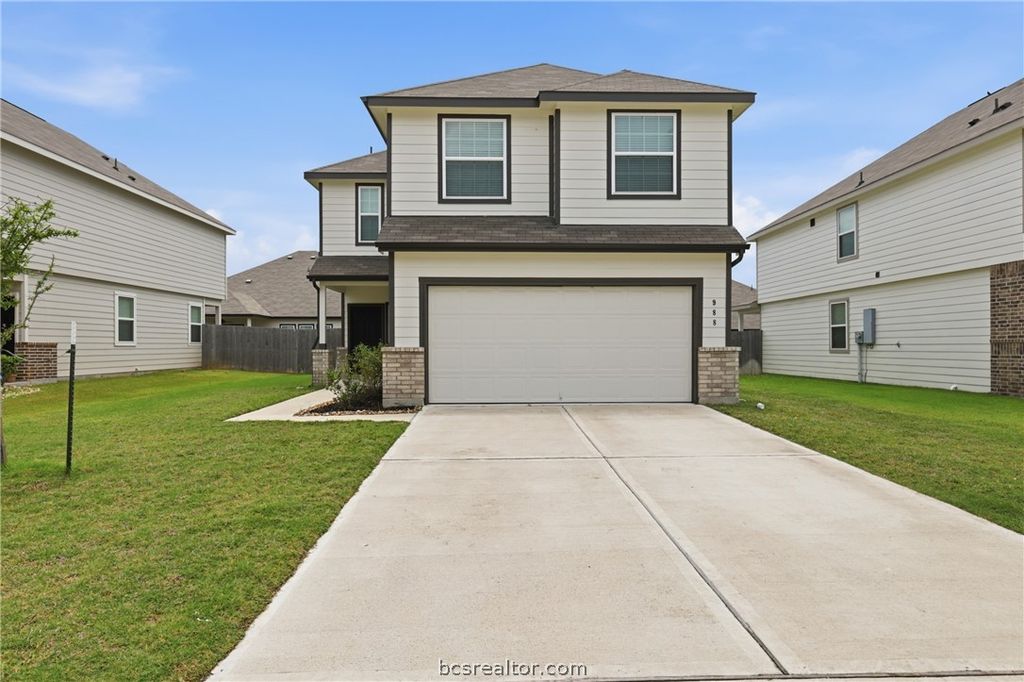 988 Rice Drive, Bryan, TX 77803