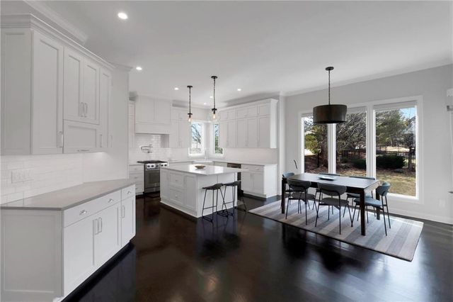 13290 High Drive, Leawood, KS 66209