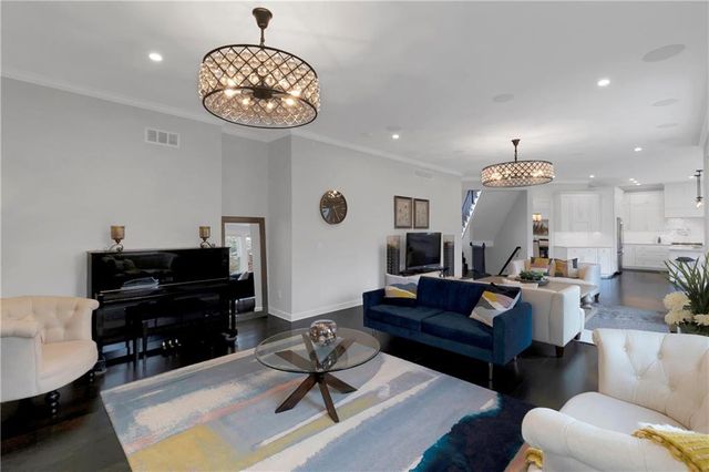 13290 High Drive, Leawood, KS 66209