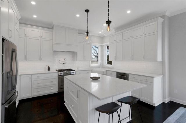 13290 High Drive, Leawood, KS 66209