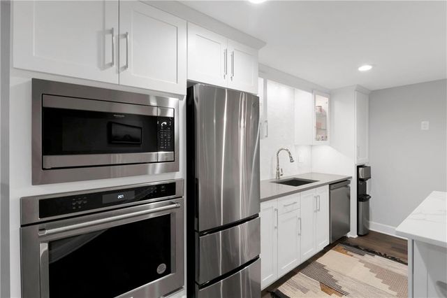 13290 High Drive, Leawood, KS 66209