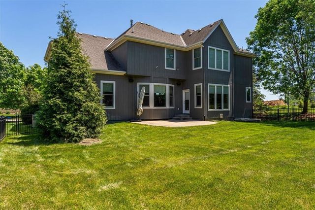 13290 High Drive, Leawood, KS 66209