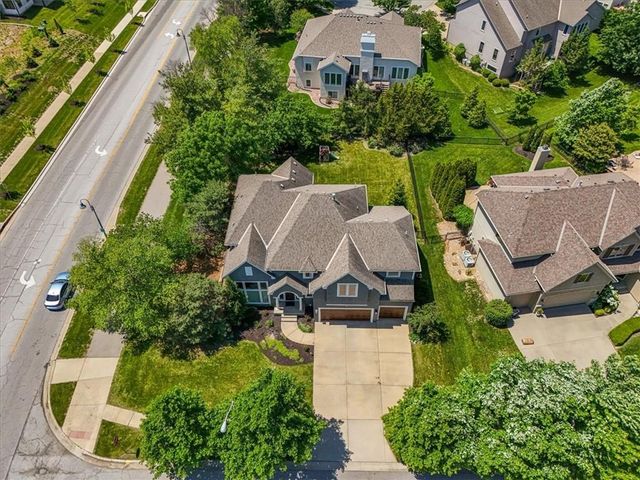 13290 High Drive, Leawood, KS 66209