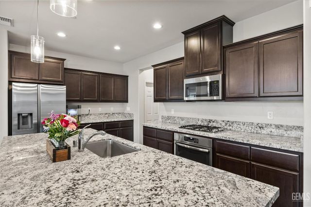 14917 Aldridge Avenue, Bakersfield, CA 93314